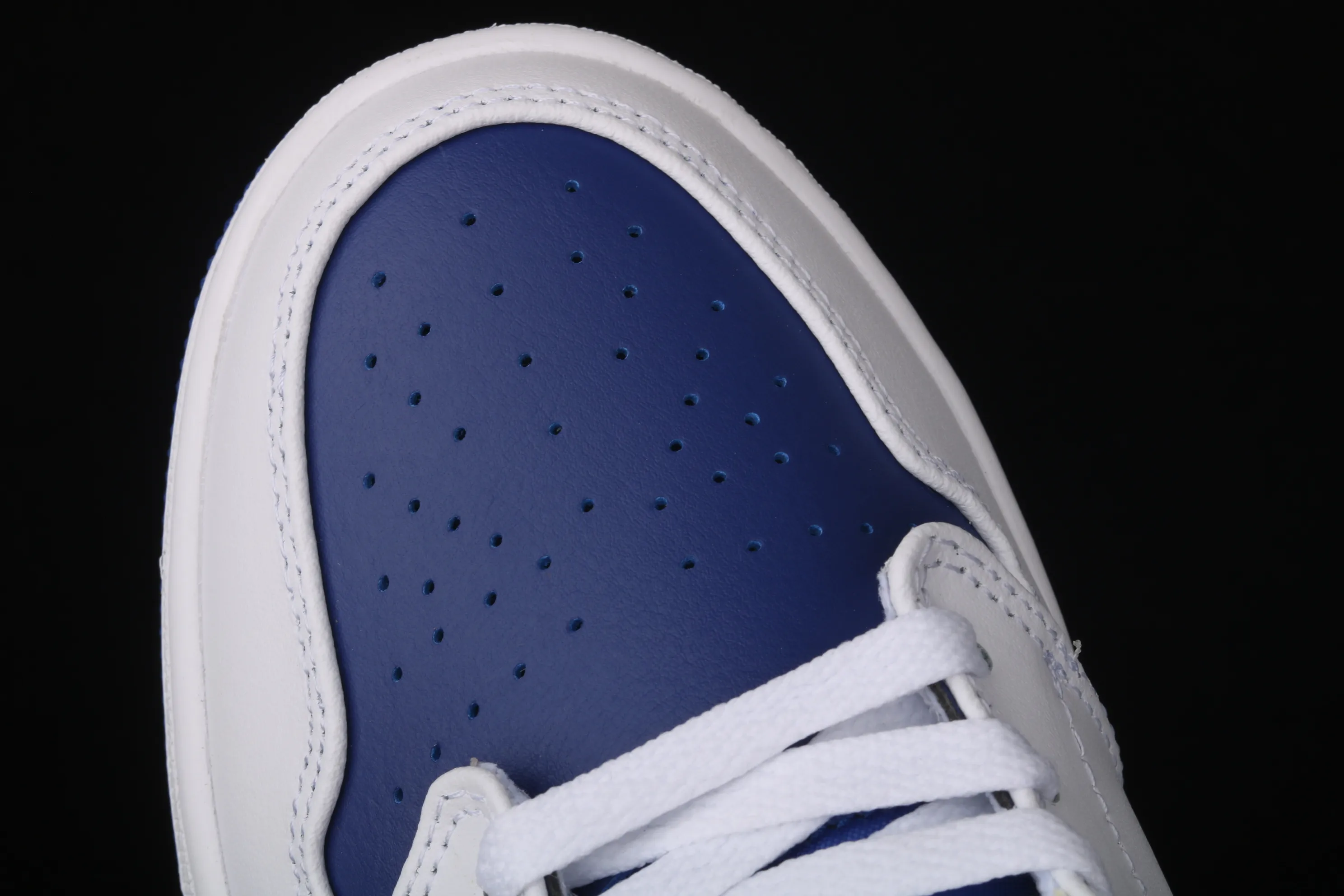 All categories Air Jordan Jordan series basketball shoes Air Jordan 1 Mid Air Jordan 1 Mid AJ1 Joe 1 mid-top white, yellow and blue color 554724-131